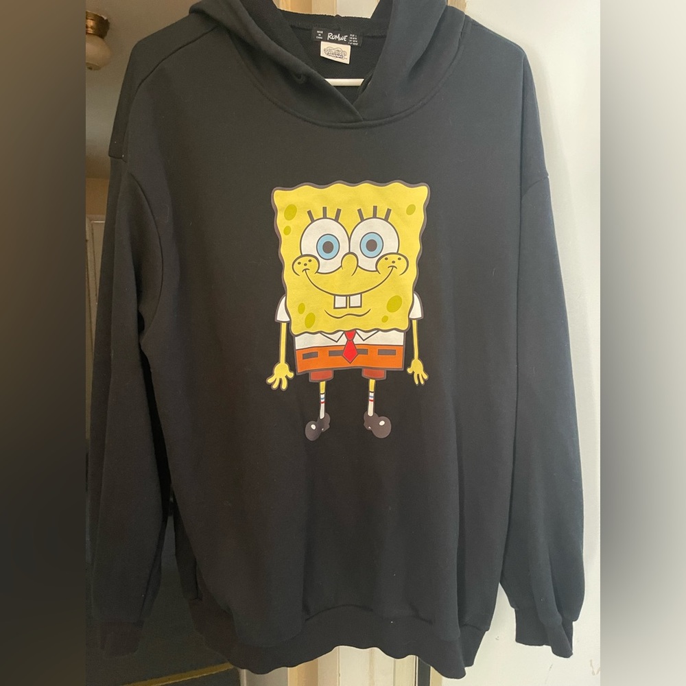 ROMWE SPONGEBOB HOODIE SIZE LARGE